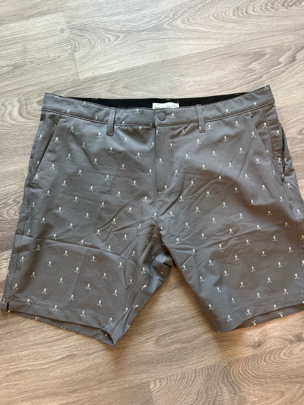 Tee Time men’s size 38 golf shorts gray white
